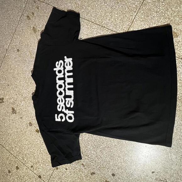 5 seconds of summer Preowned Medium Band T-shirt