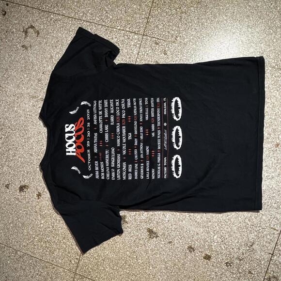 Hocus Pocus Preowned Large Band T-shirt