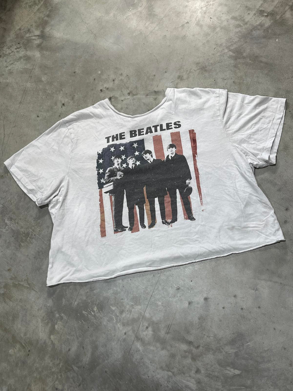 The Beatles Preowned 2XL Cropped Band T-shirt