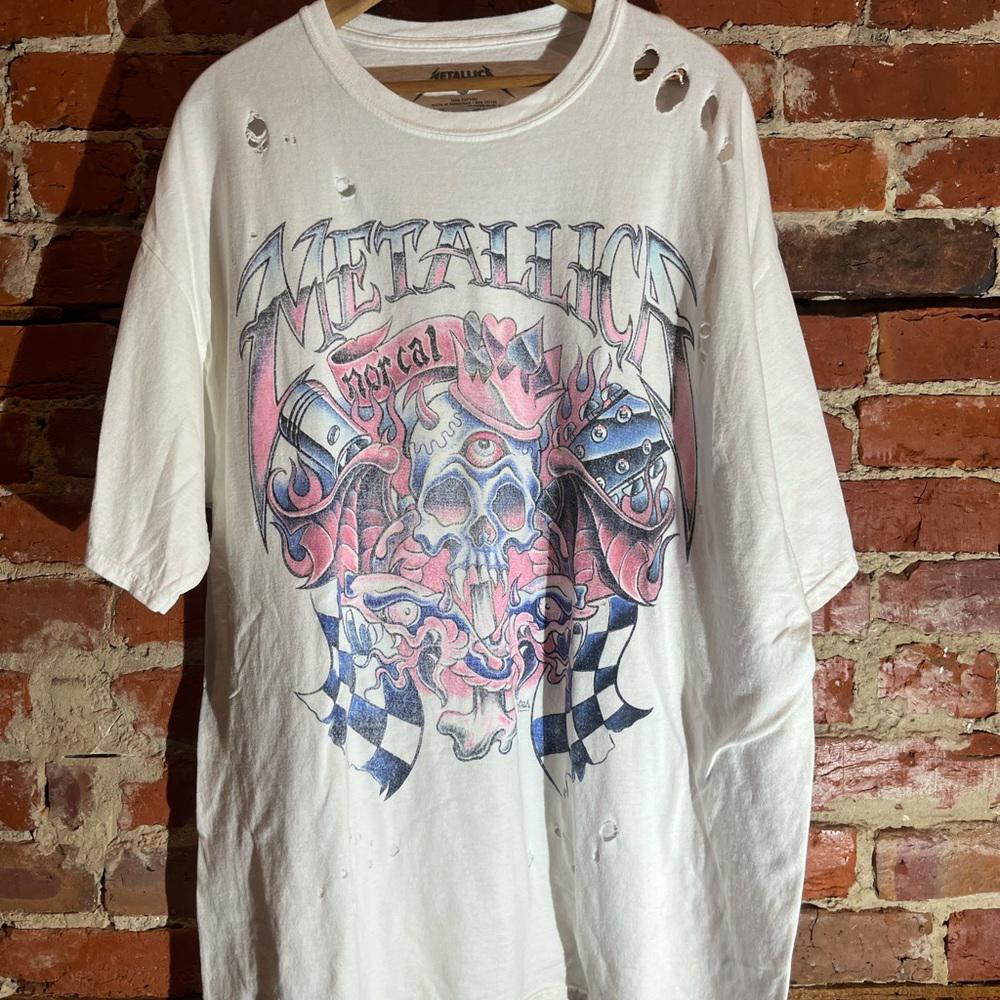 Metallica 2xlarge white graphic vintage distressed preowned tshirt