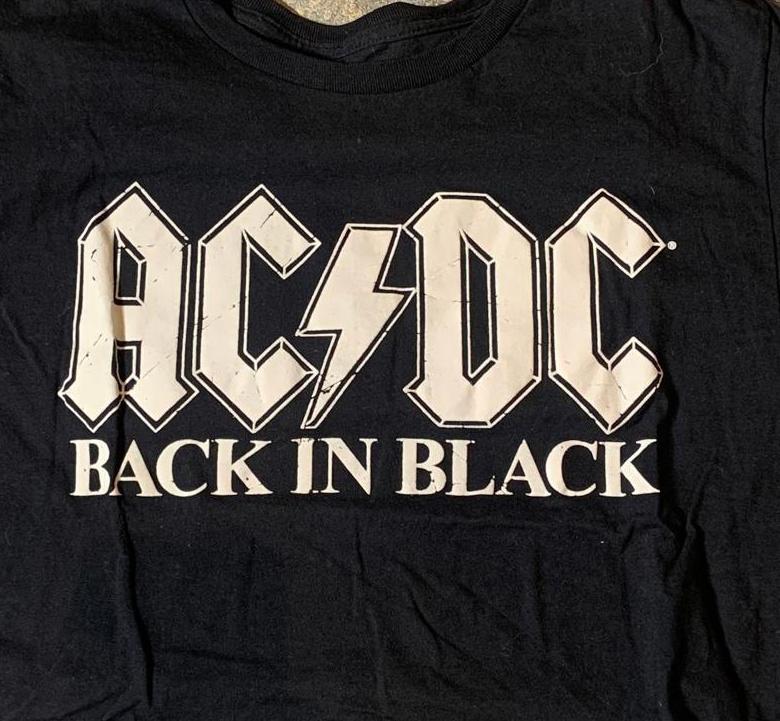 ACDC Cropped Preowned Medium Band T-shirt