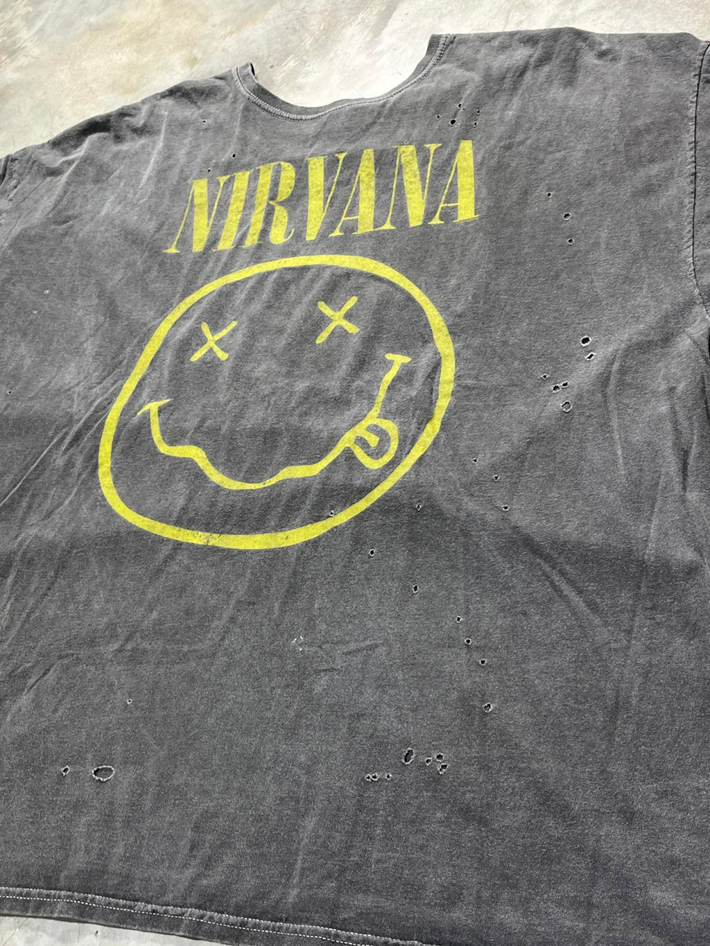 Nirvana Preowned 2XL Distressed T-shirt