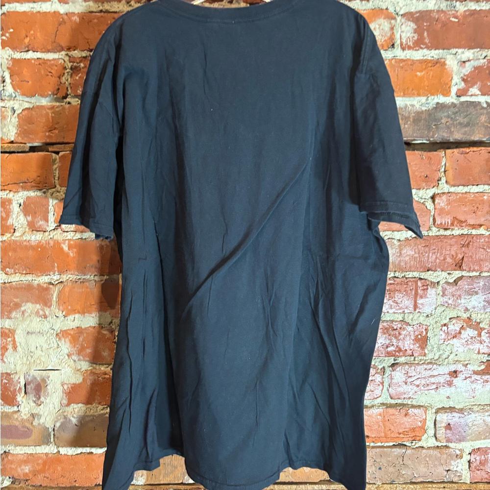 Infinite earths 2xlarge black graphic vintage preowned tshirt