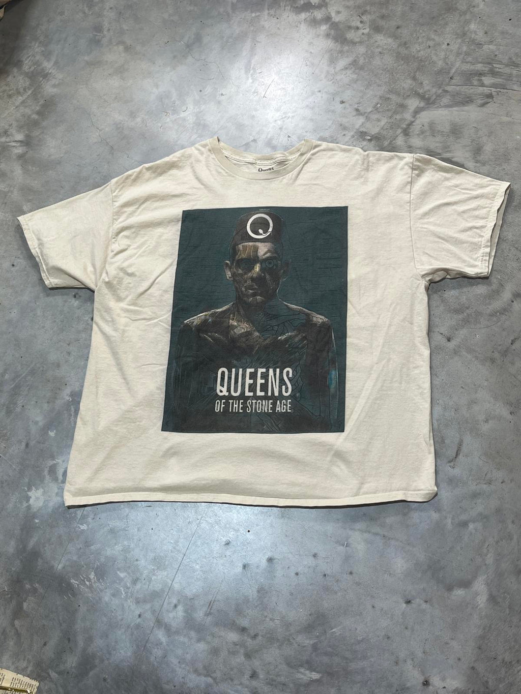Queens Of The Stone Age Preowned 2XL T-shirt