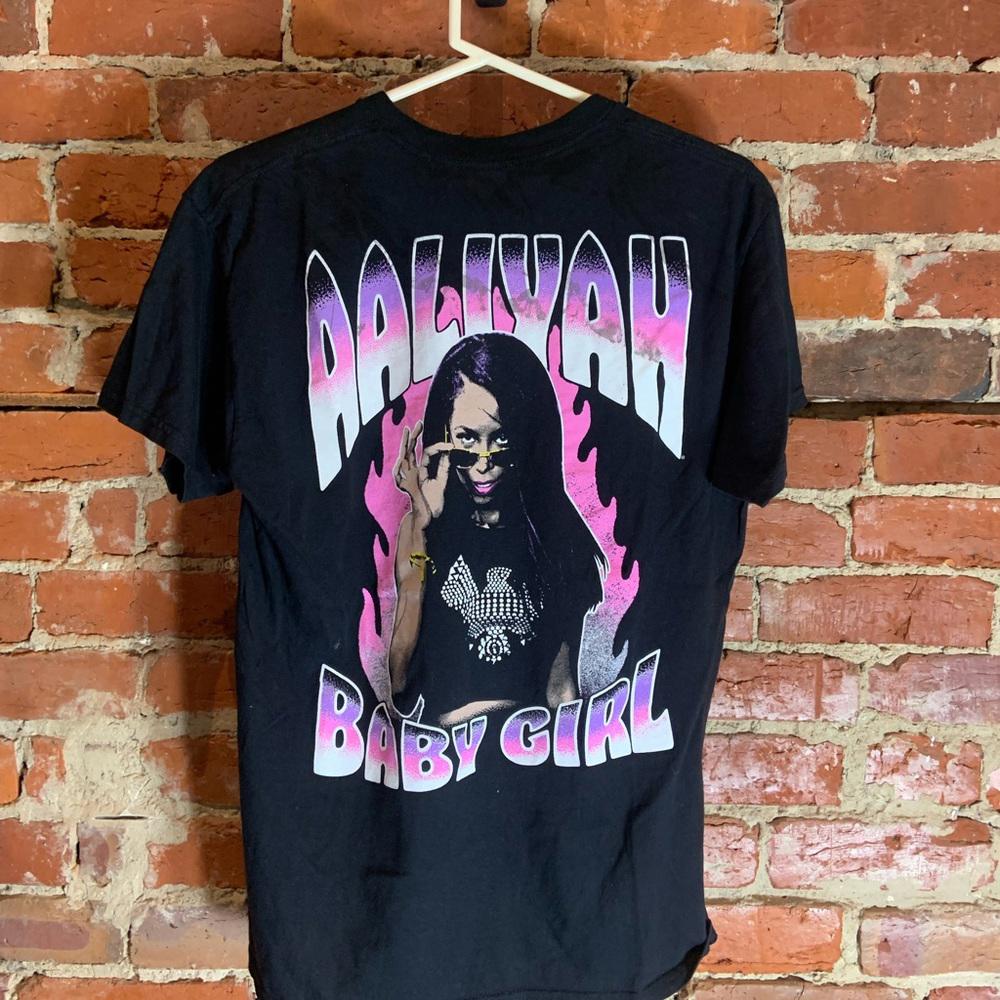 Aaliyah large black graphic preowned T-shirt