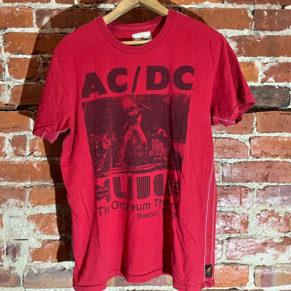 Acdc medium red graphic vintage preowned tshirt
