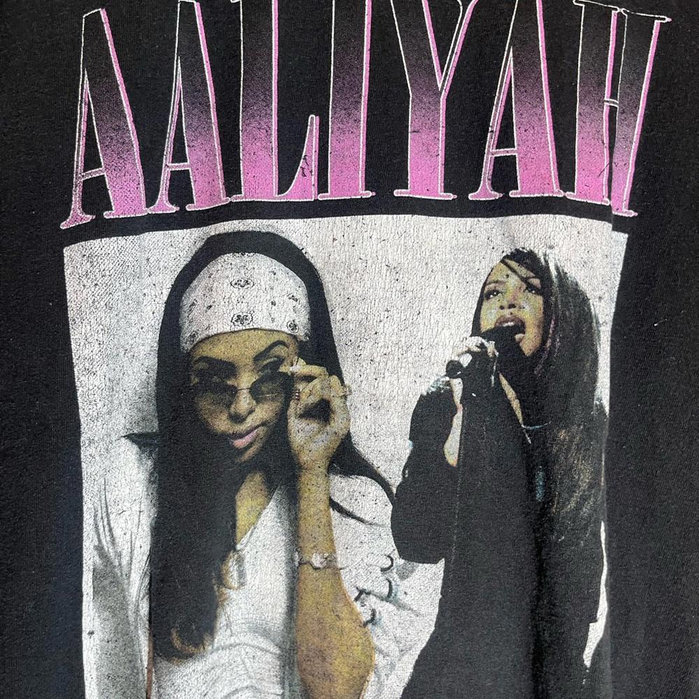 Aaliyah medium black graphic vintage preowned tshirt