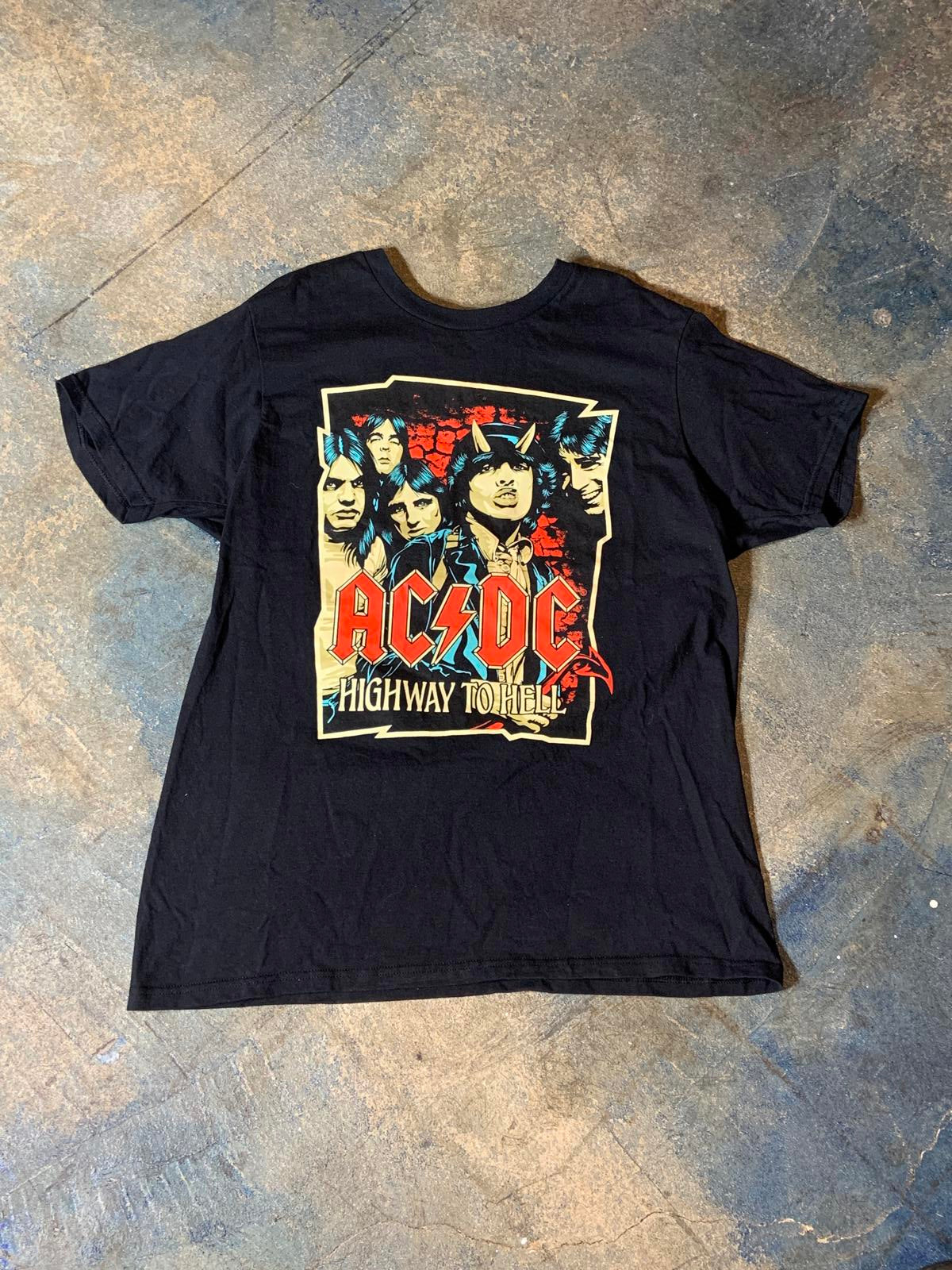 AC/DC Preowned Large T-shirt