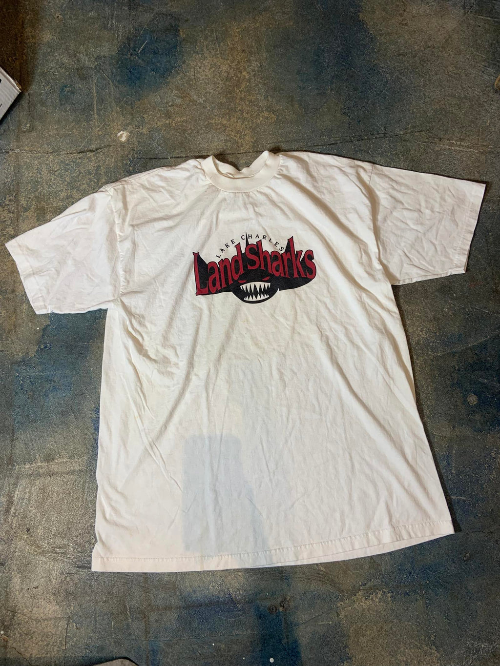 Lake Chrales LandSharks PreOwned XL Tshirt