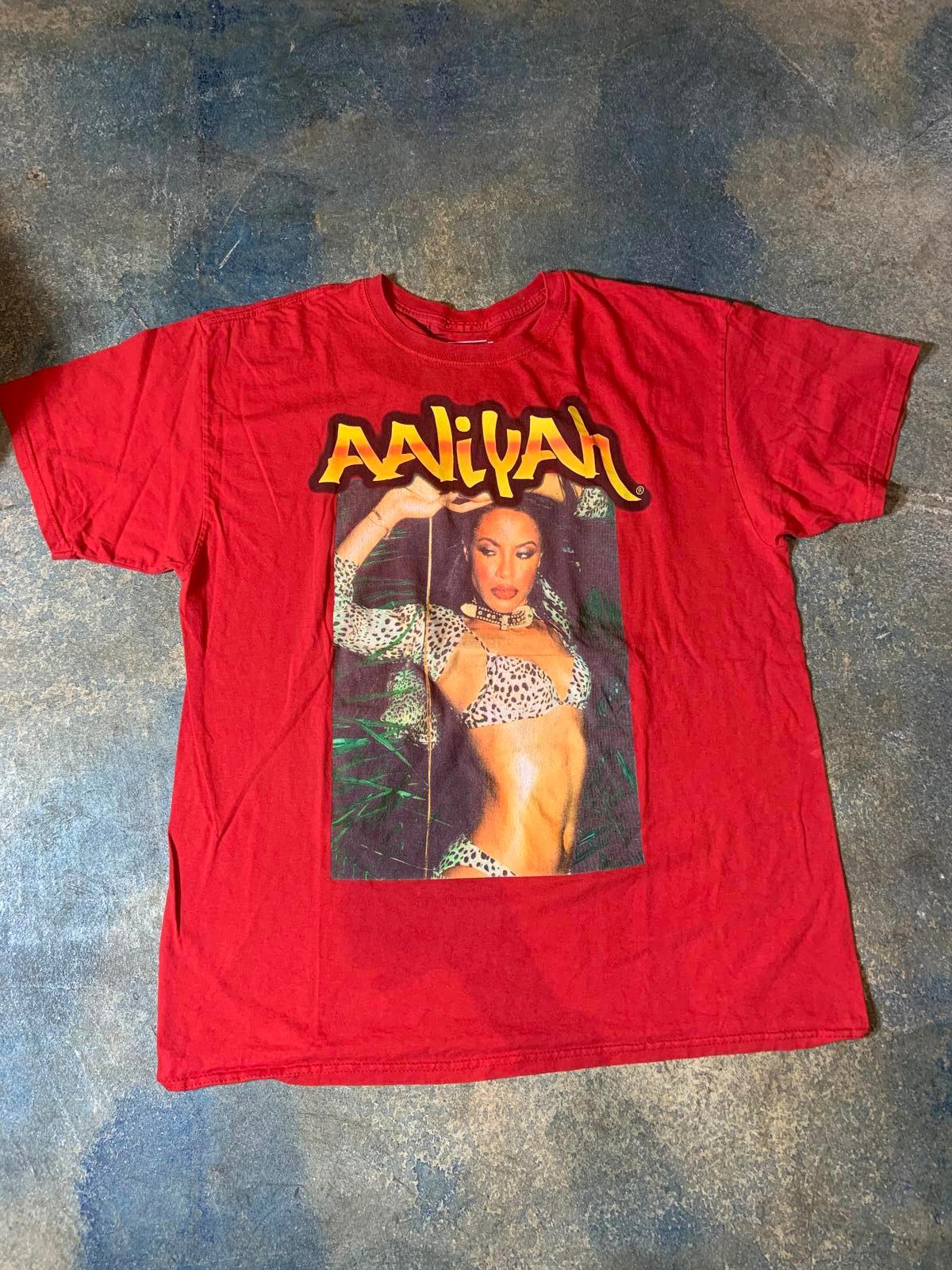 Aaliyah Preowned Medium T-shirt