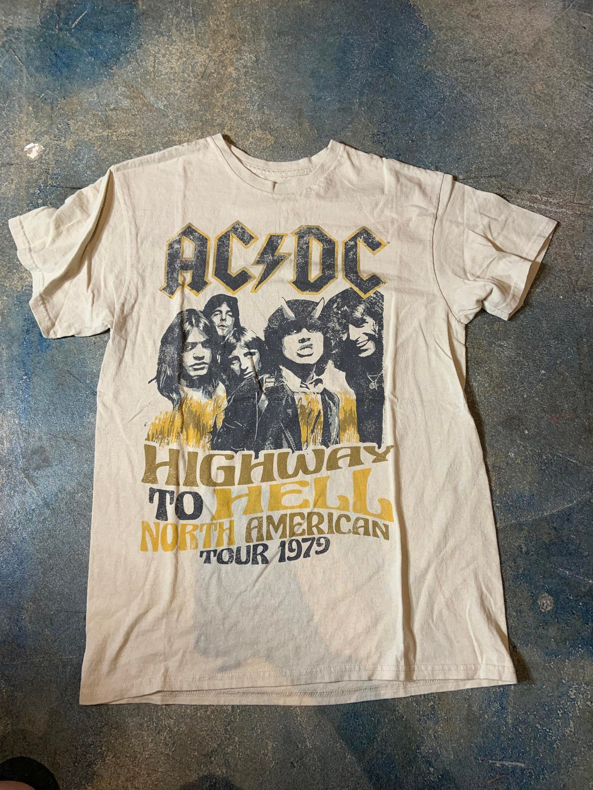 ACDC Preowned Medium Band T-shirt