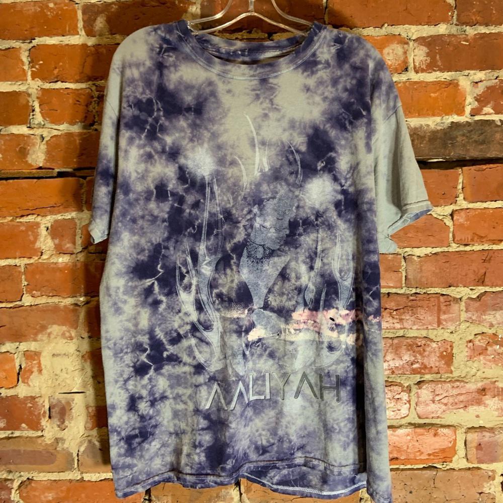 Aaliyah medium blue tiedye graphic preowned T-shirt