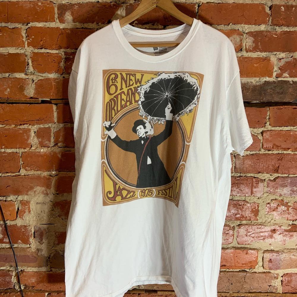 1975 jazz festival 2XLarge white graphic preowned T-shirt