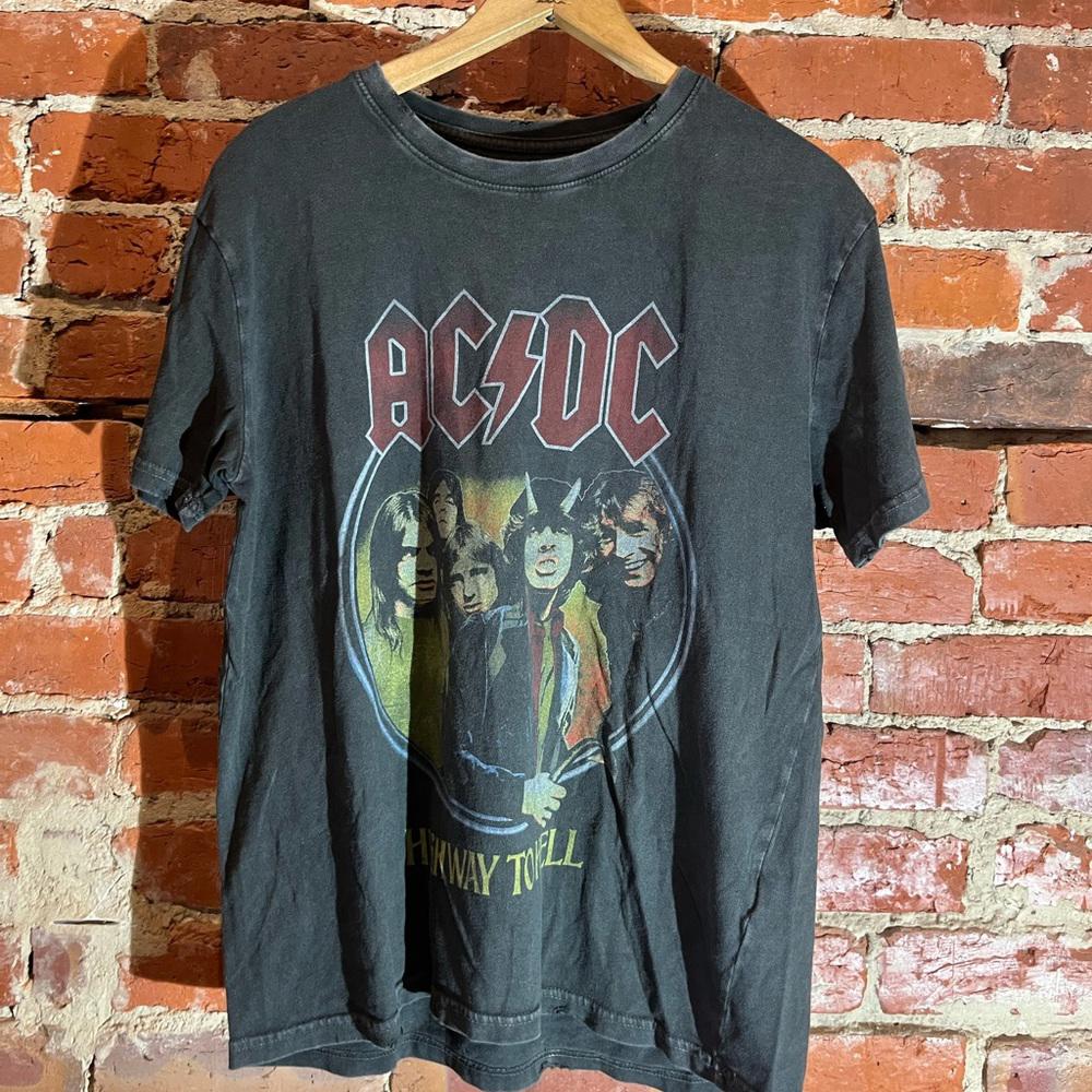 Acdc medium black graphic vintage preowned tshirt