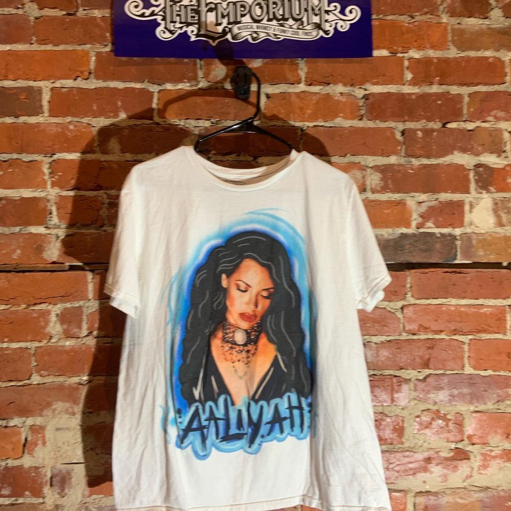 AAliyah large white graphic vintage T-shirt