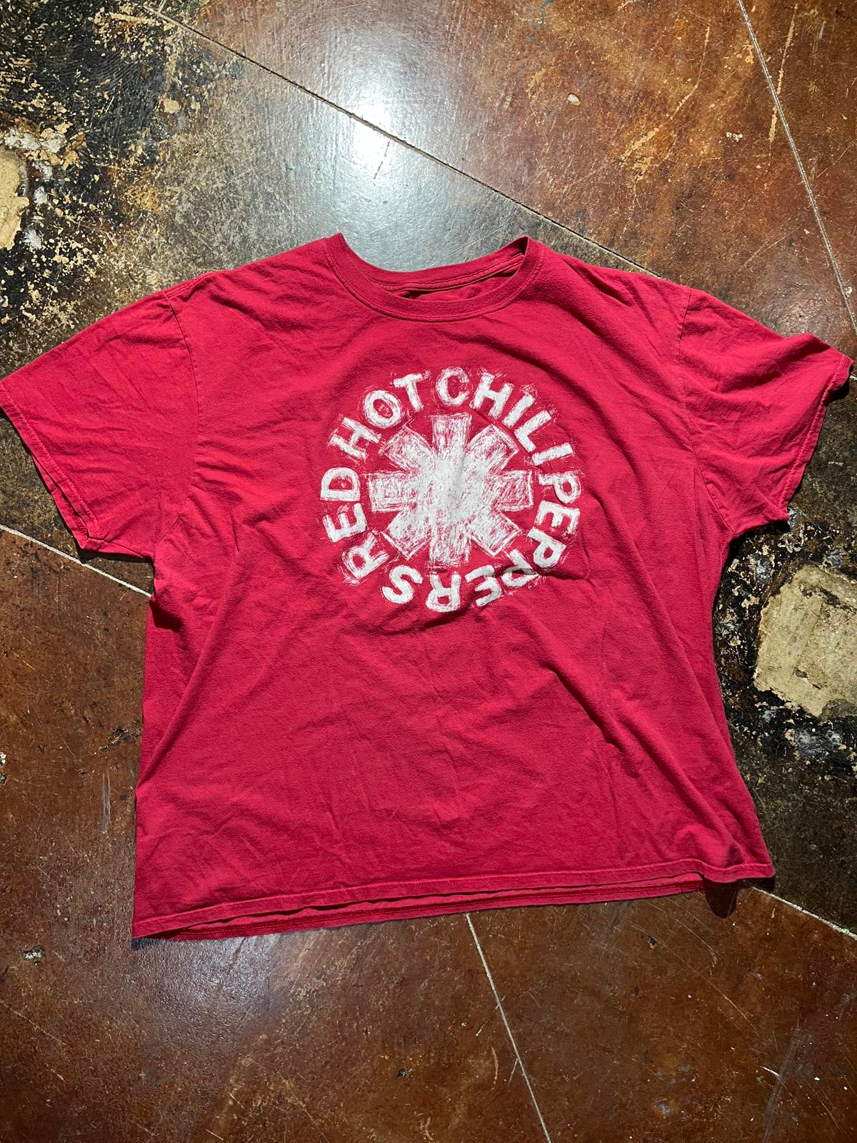 Red Hot Chili Peppers Preowned 2XL Band T-shirt