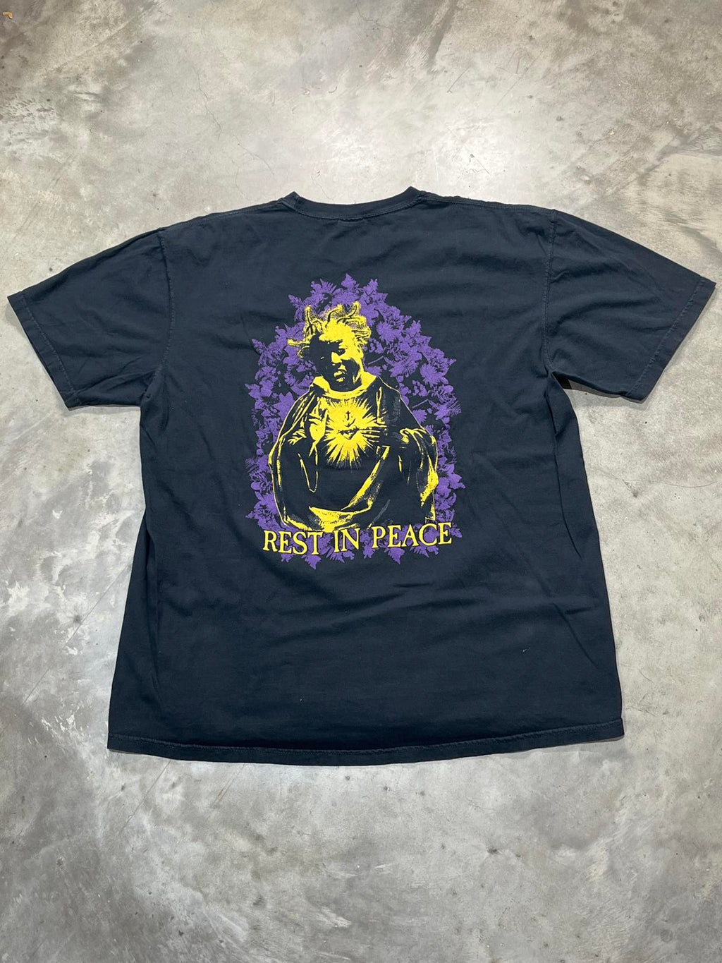 Remembering Never Preowned XL T-shirt