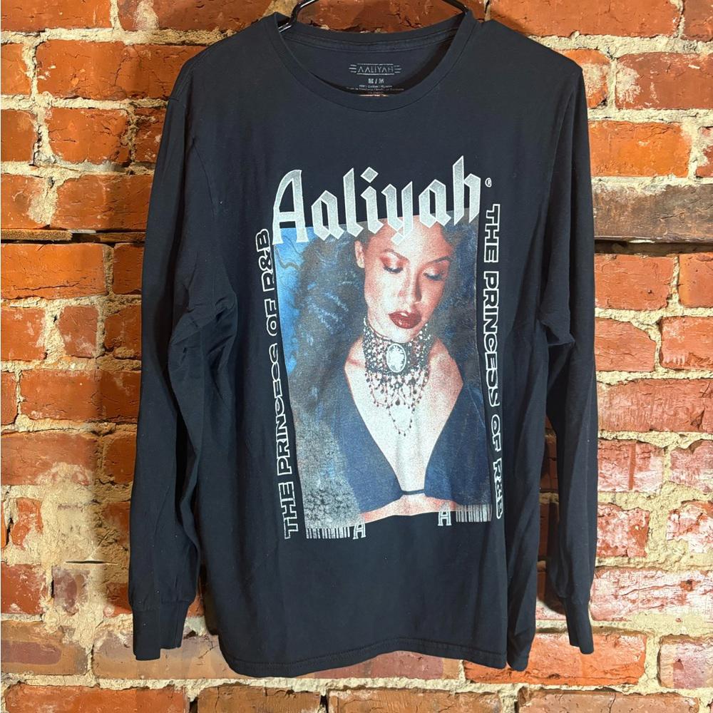 Aaliyah medium black graphic vintage preowned tshirt