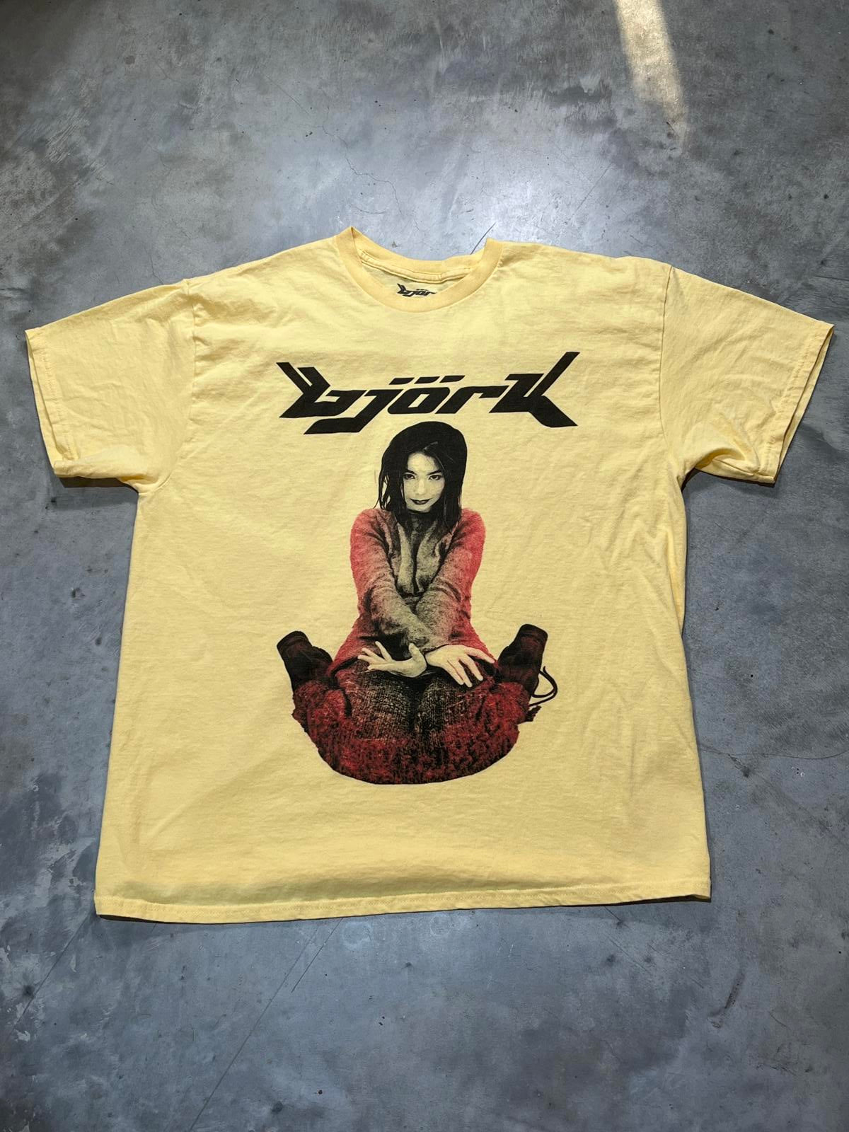 Björk Preowned XL T-shirt