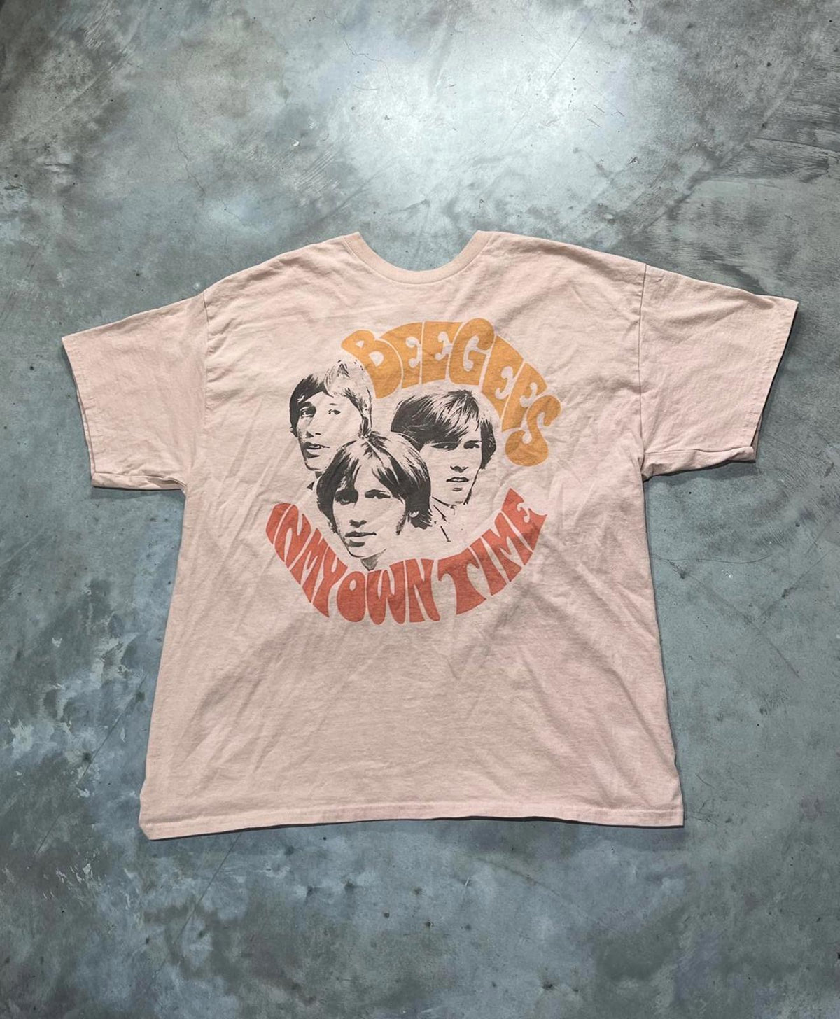 Beegees Preowned XL T-shirt