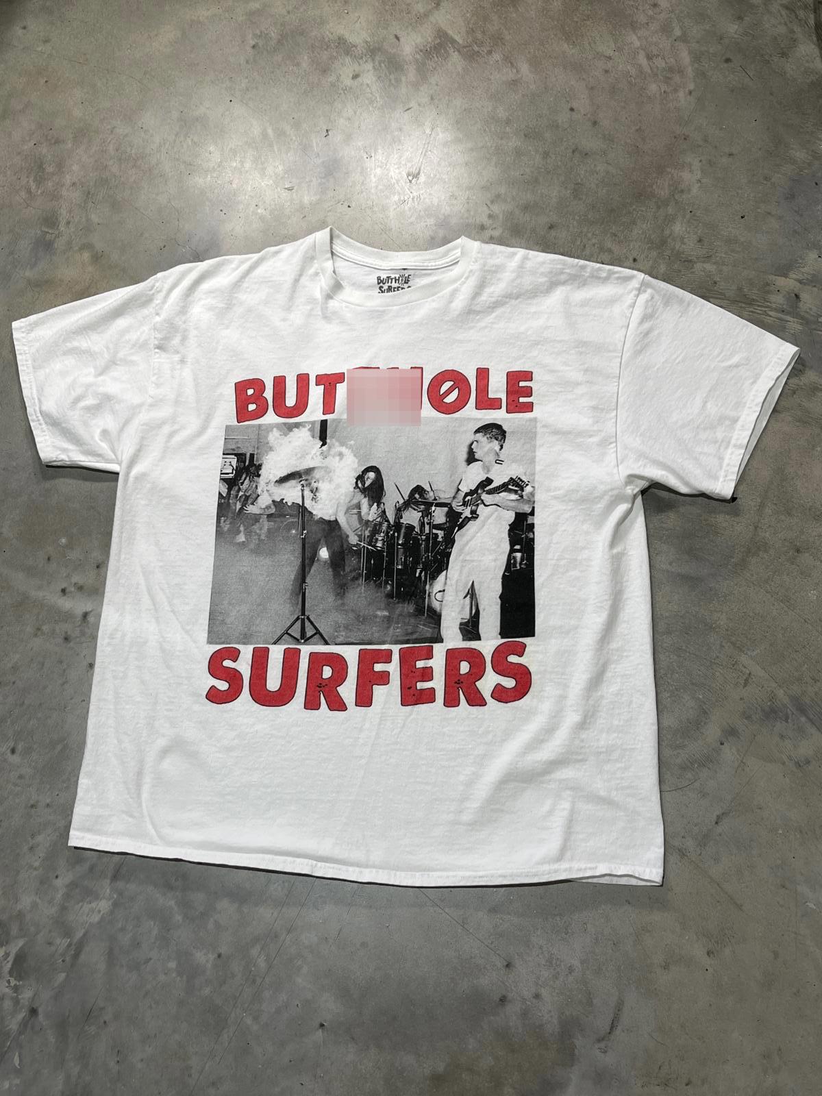 But**ole Surfers Preowned 2XL T-shirt