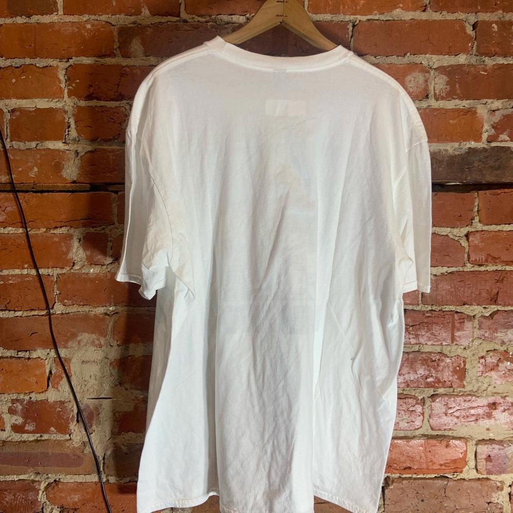 Howlin wolf 2XLarge white graphic preowned T-shirt