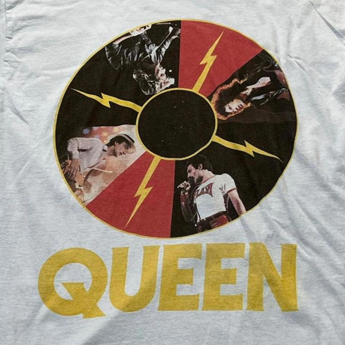 Queen Preowned Large T-shirt