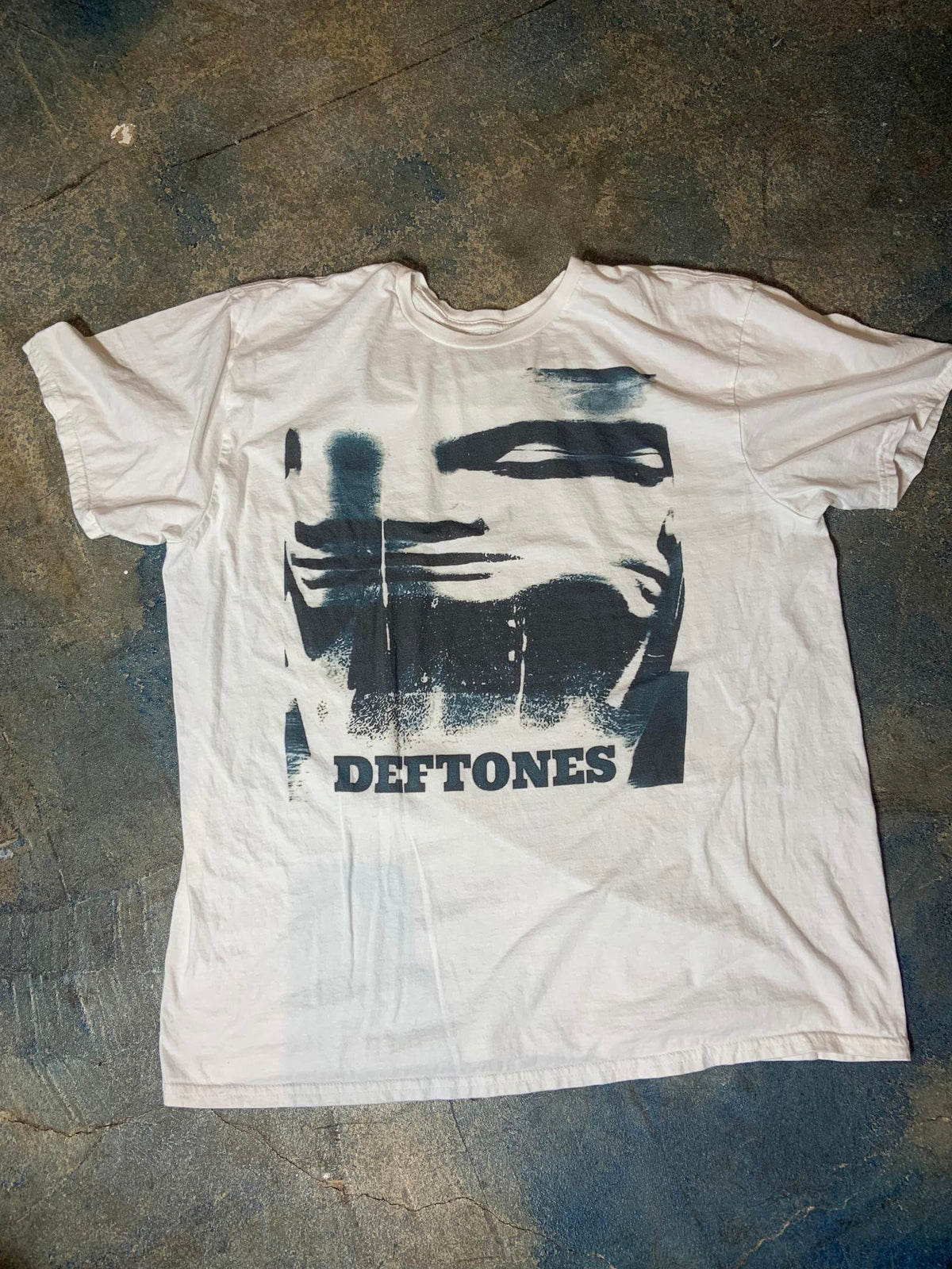 Deftones PreOwned XL White Shirt