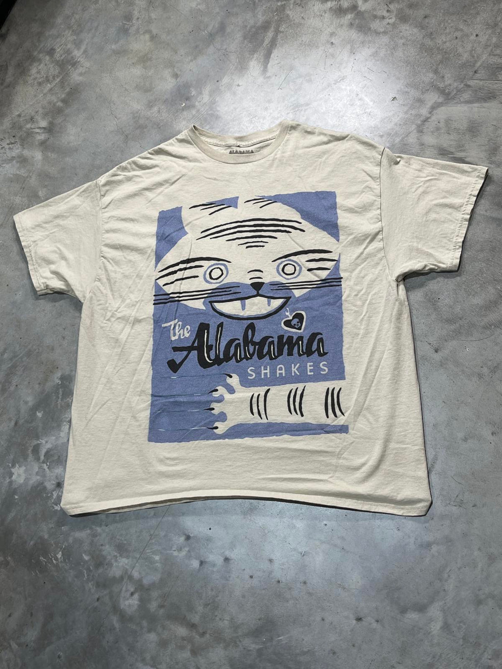 The Alabama Shakes Preowned 2XL T-shirt