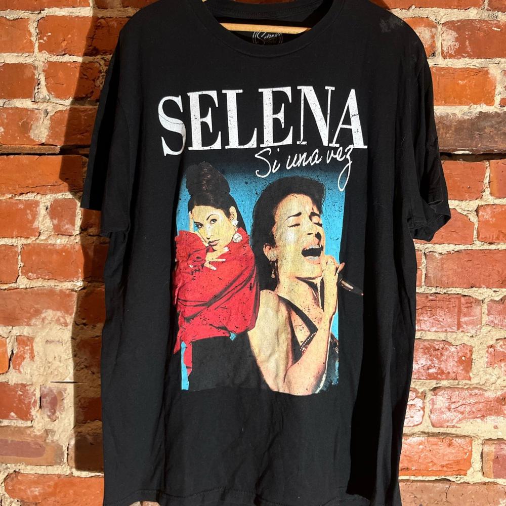 Selena  xlarge black graphic vintage preowned tshirt