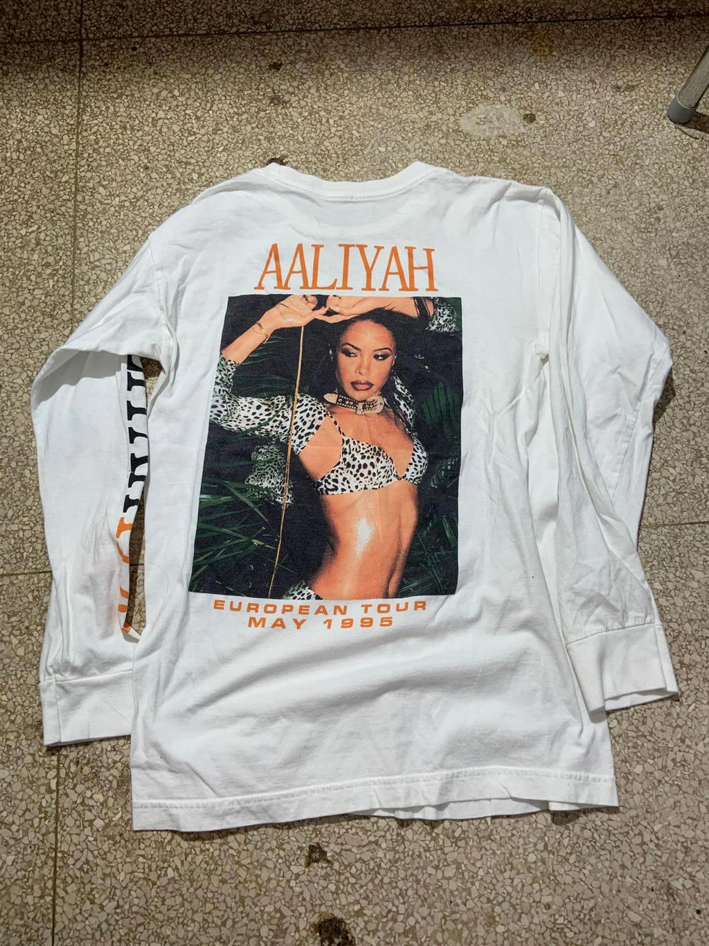 Aaliyah Preowned Small Long Sleeve T-shirt