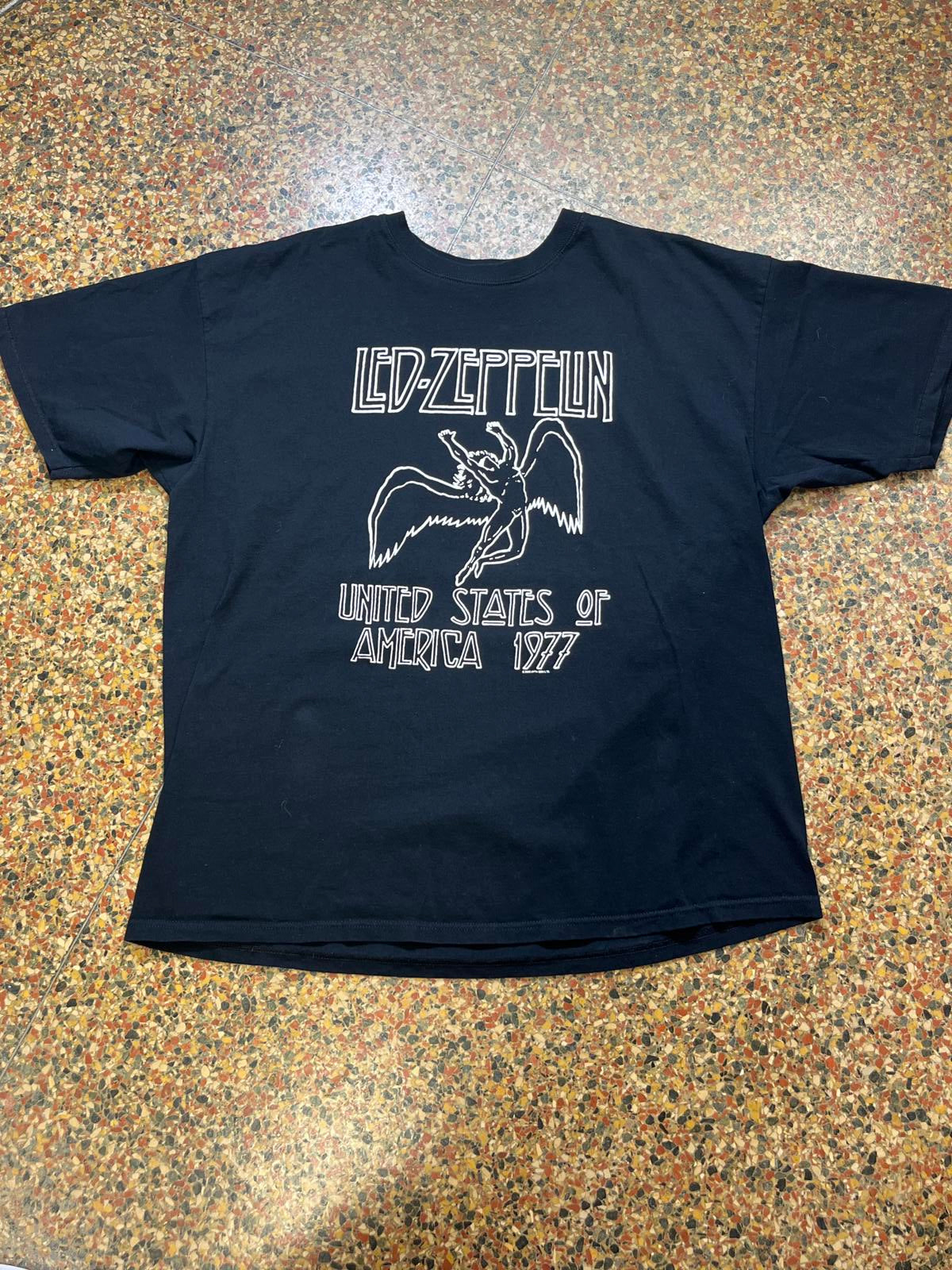 Led Zeppelin PreOwned 2XL Band tshirt