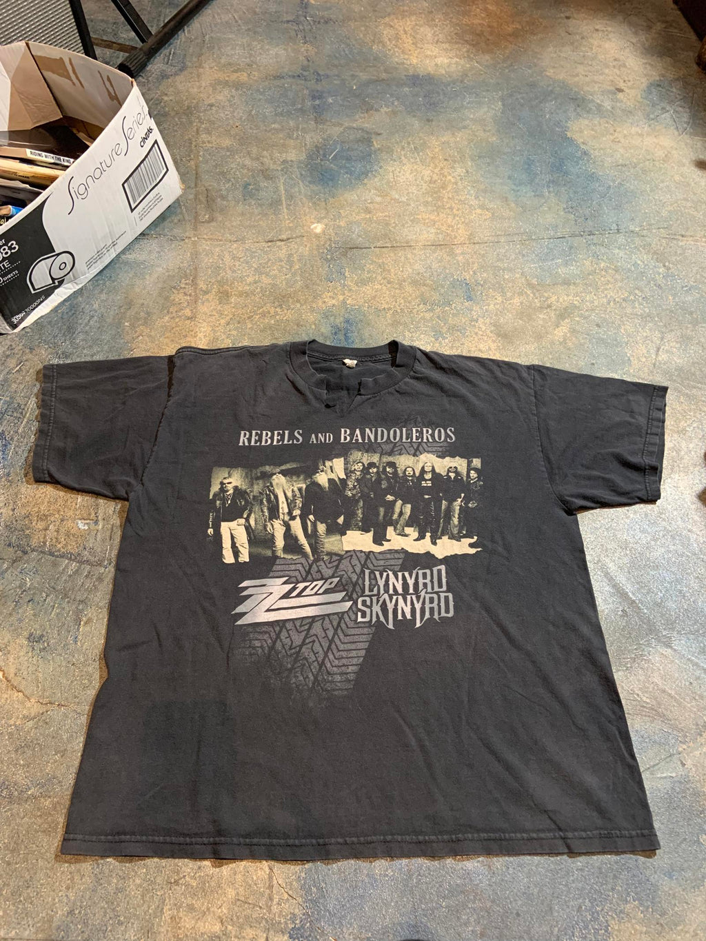 Lynyrd Skynyrd Rebels & Bandoleros Preowned XLarge T-shirt