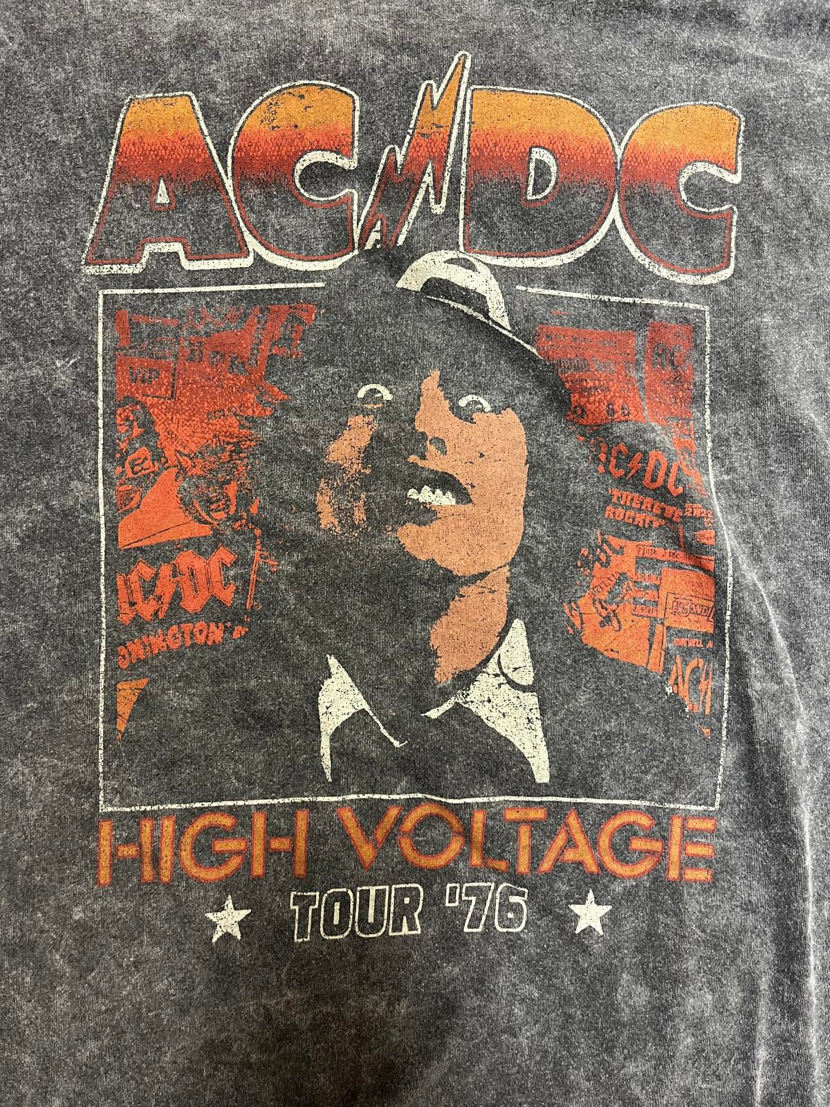 AC/DC High voltage preowned tour ‘76 tshirt