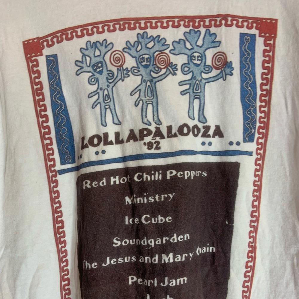 Lollapalooza Xlarge white graphic preowned T-shirt