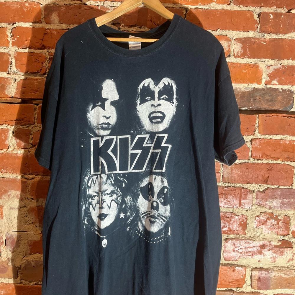 Kiss xlarge black graphic vintage preowned tshirt