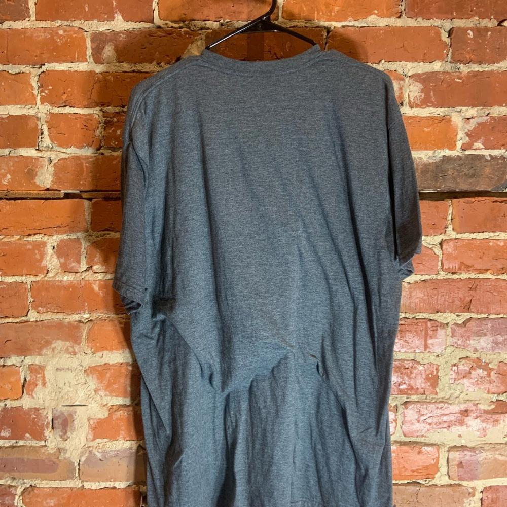 Voodoo 2XLarge grey graphic preowned T-shirt