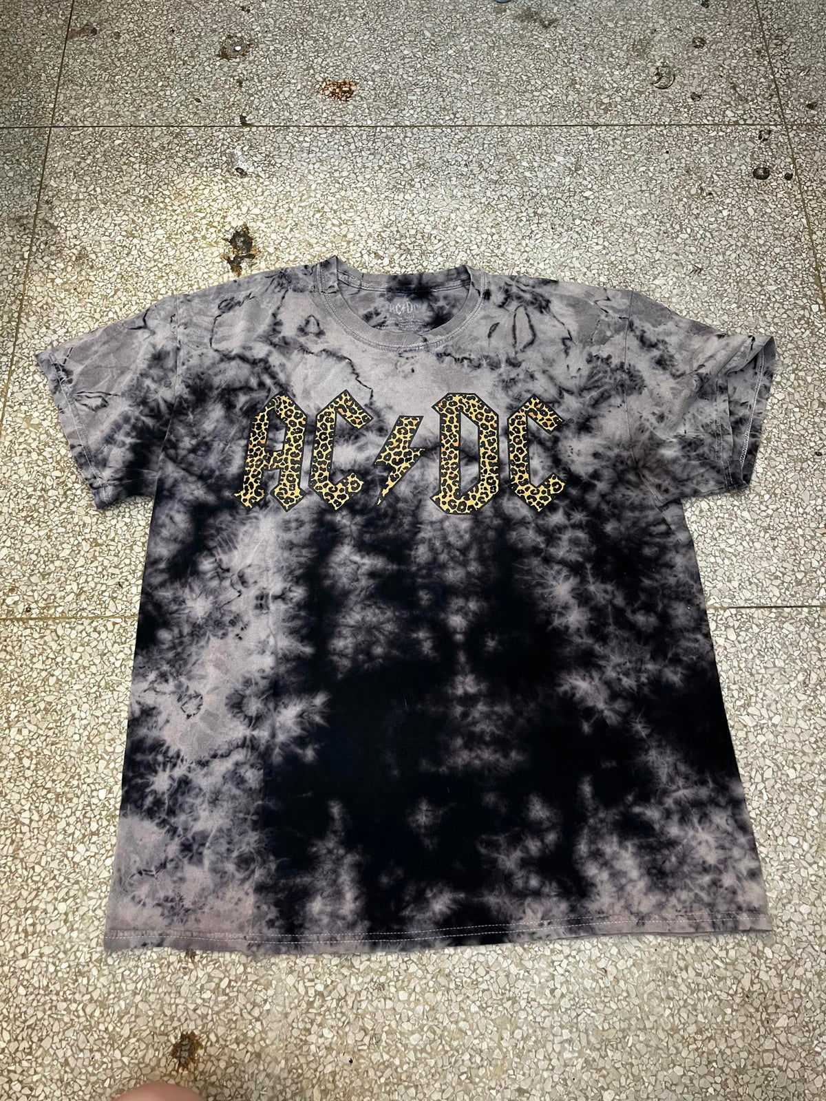 ACDC Preowned Large Tie Dye Band T-shirt