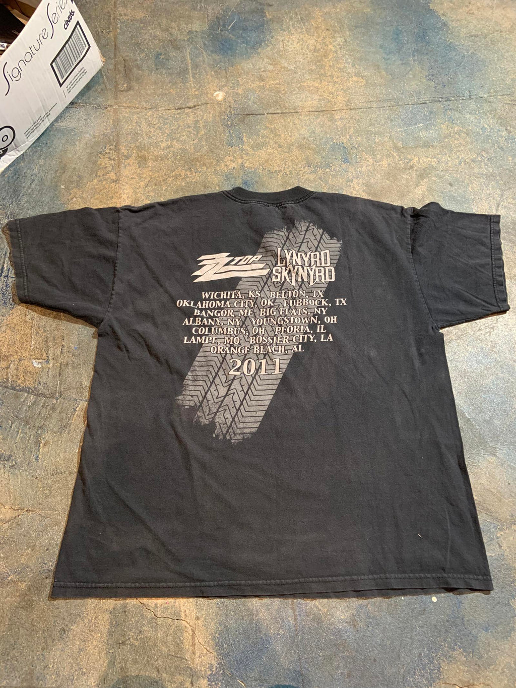 Lynyrd Skynyrd Rebels & Bandoleros Preowned XLarge T-shirt