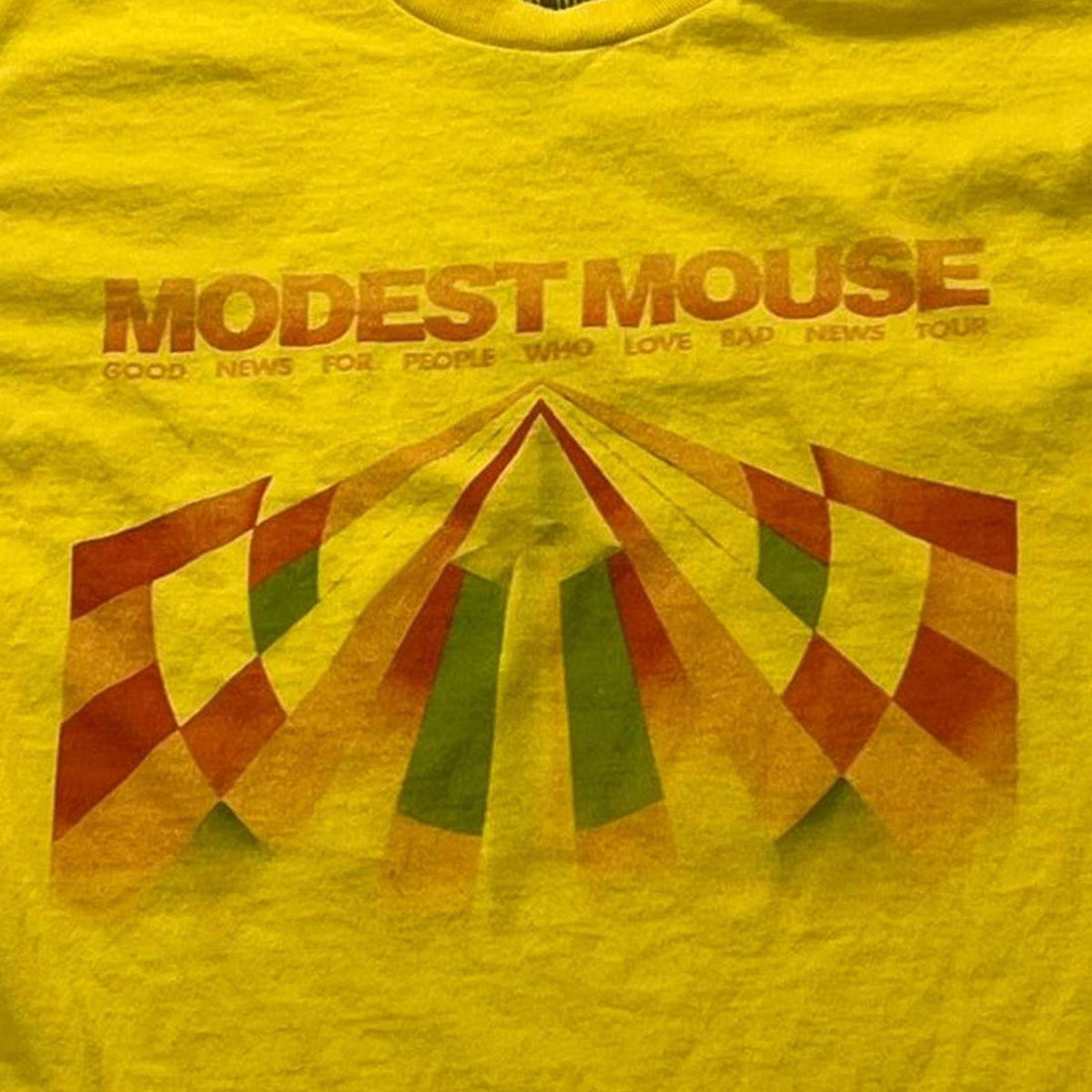 Modest Mouse Preowned Medium T-shirt