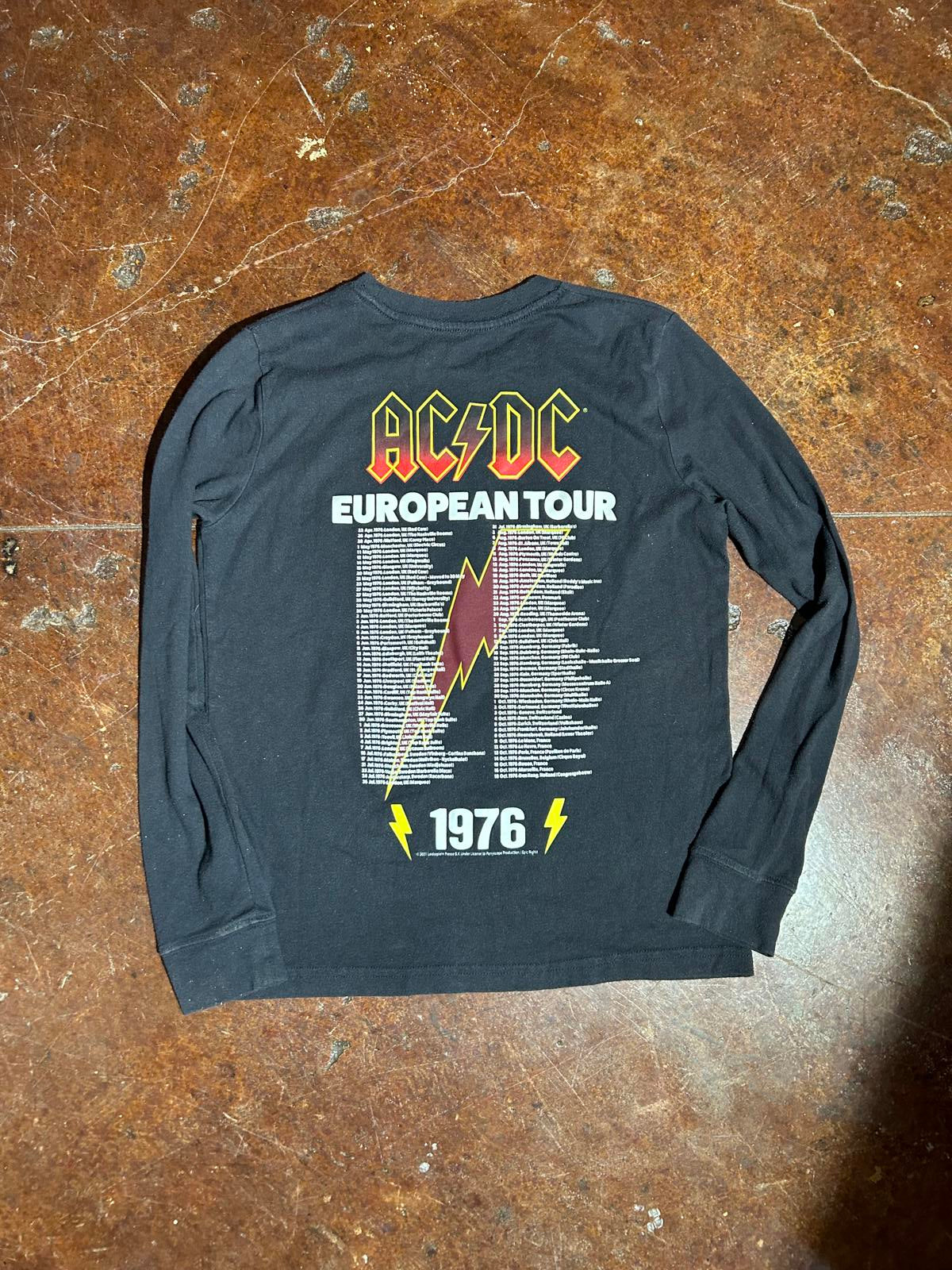 AC/DC ’76 tour preowned long sleeve