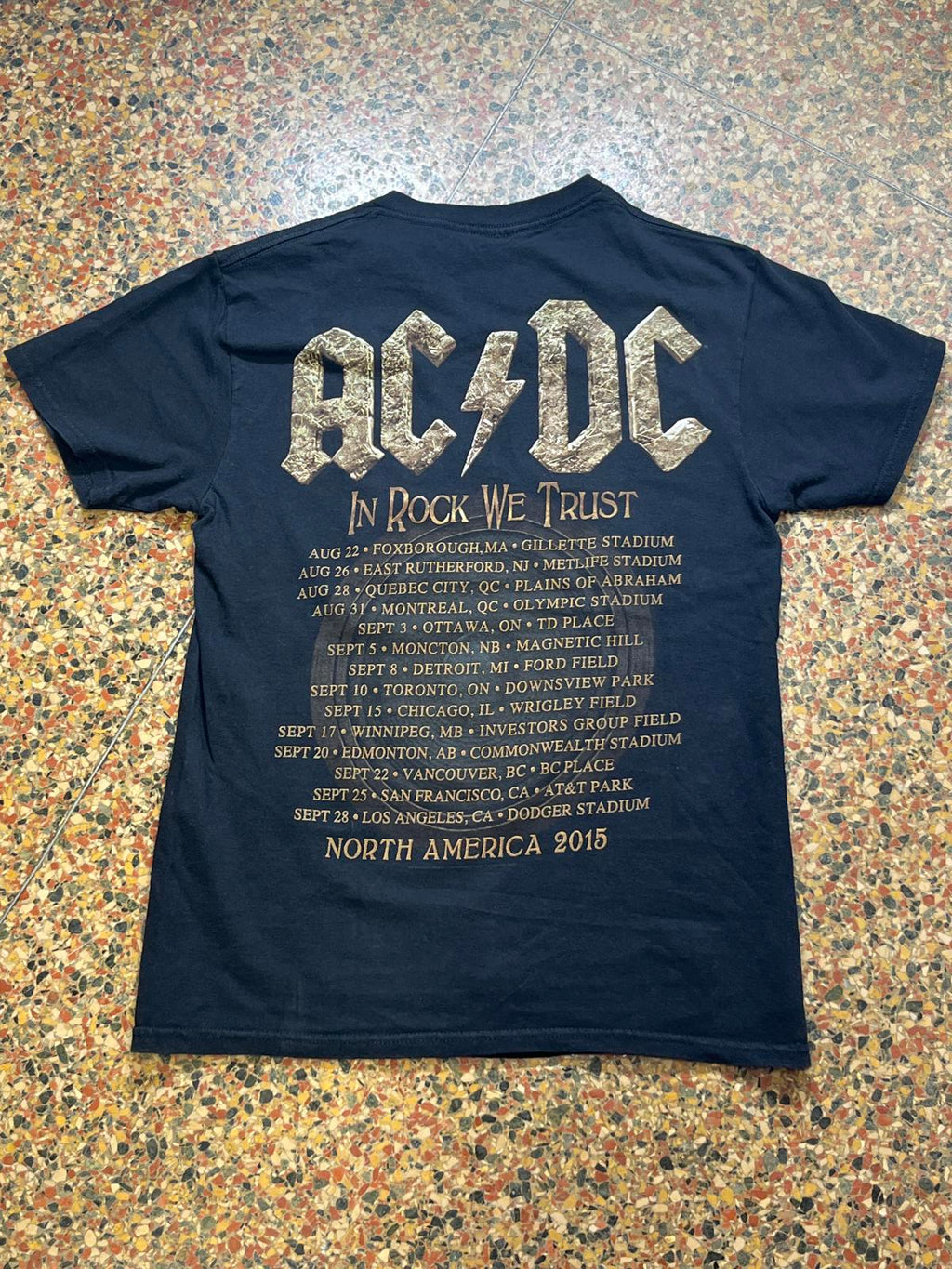 AC/DC rock or bust preowned small Band T-shirt