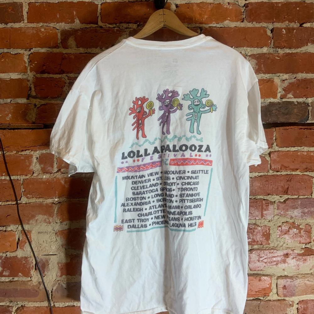 Lollapalooza Xlarge white graphic preowned T-shirt