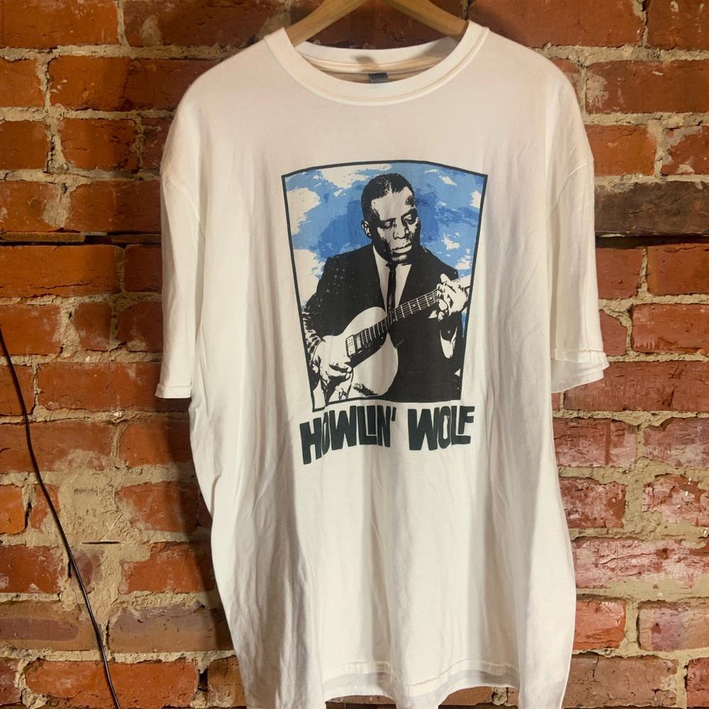 Howlin wolf 2XLarge white graphic preowned T-shirt