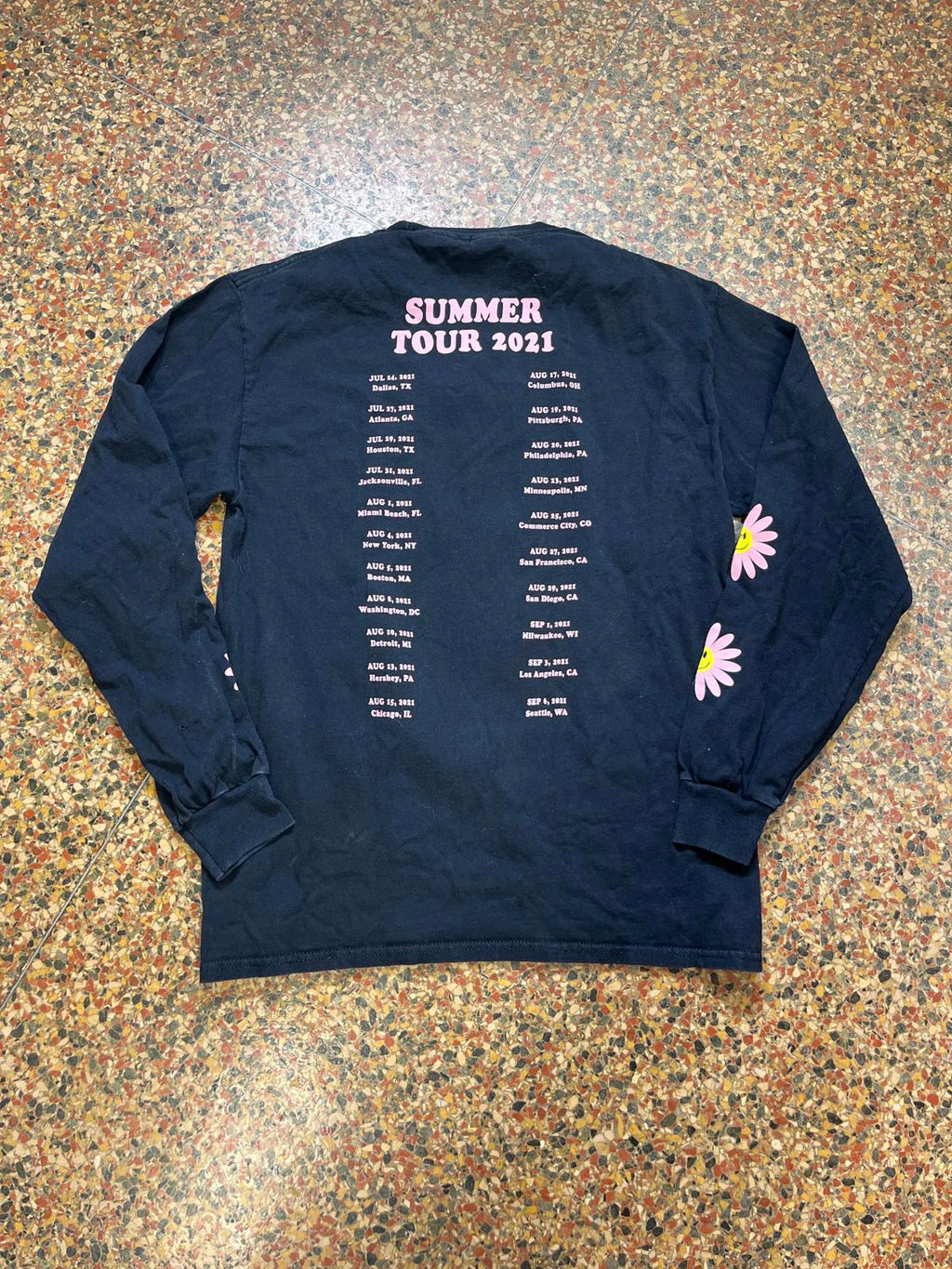 Fall out boy medium preowned tshirt