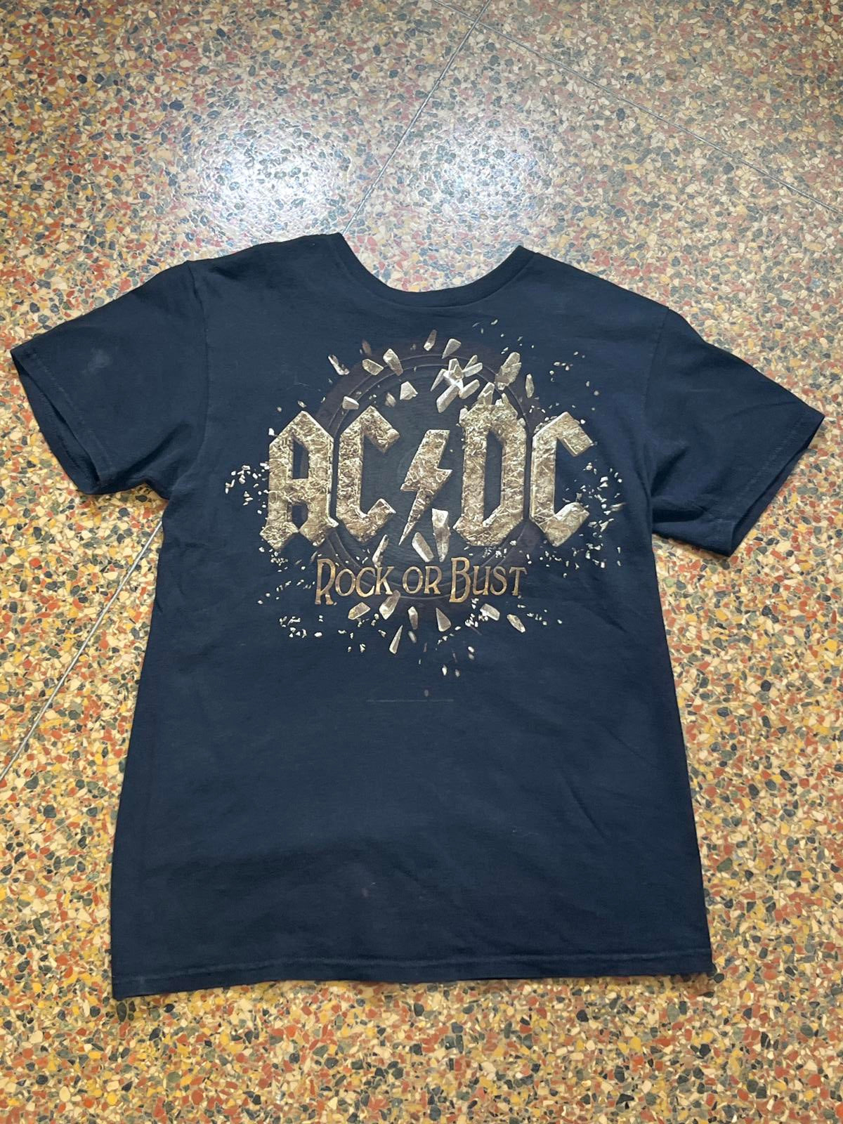 AC/DC rock or bust preowned small Band T-shirt