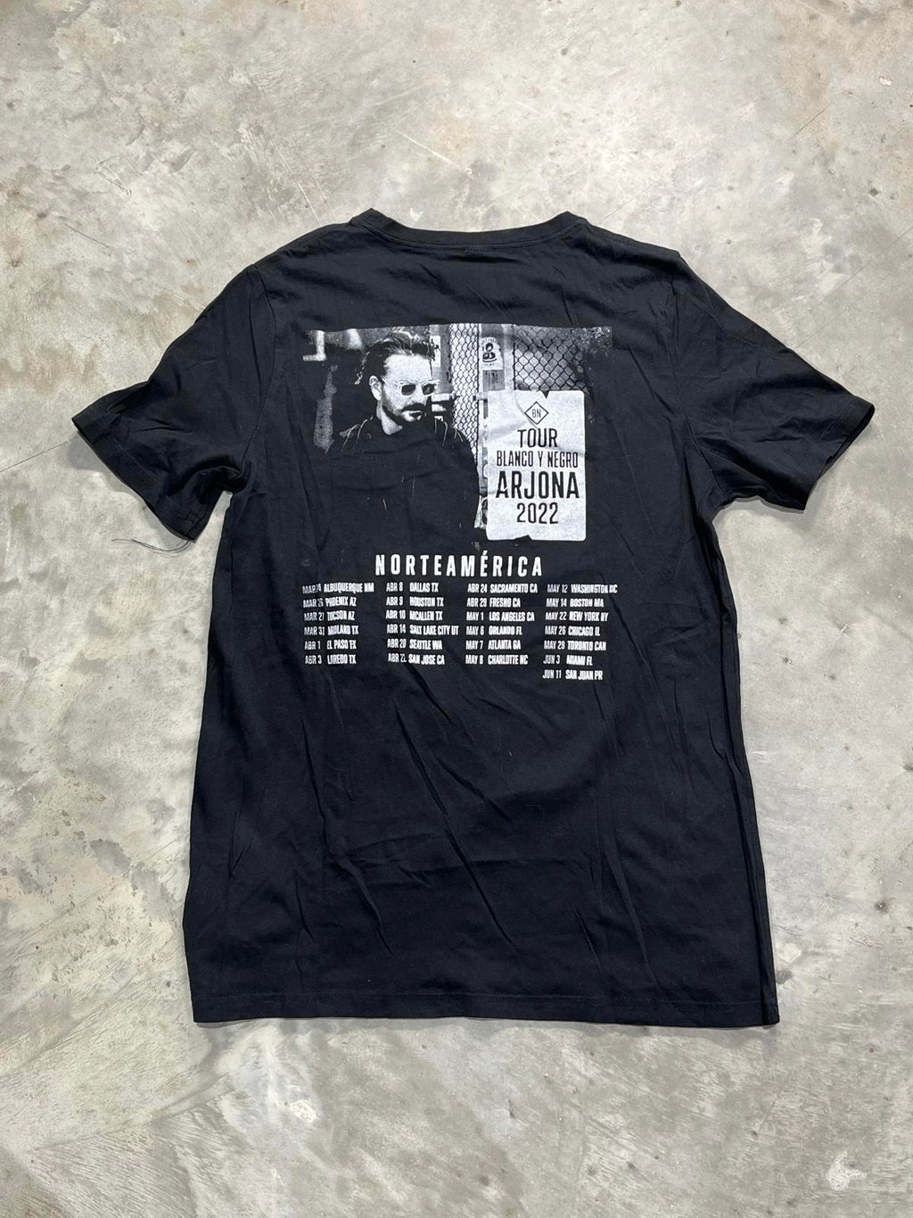 Blanco Y Negro Arjona Preowned XL Band T-shirt