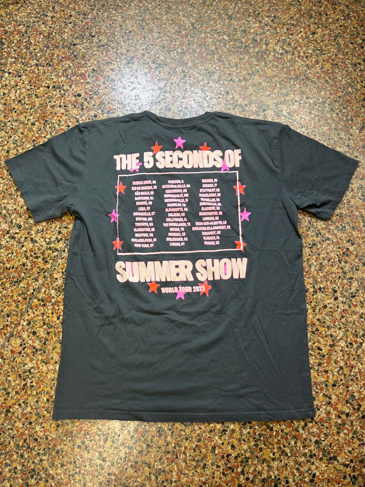 5 seconds of summer Preowned XLarge T-shirt