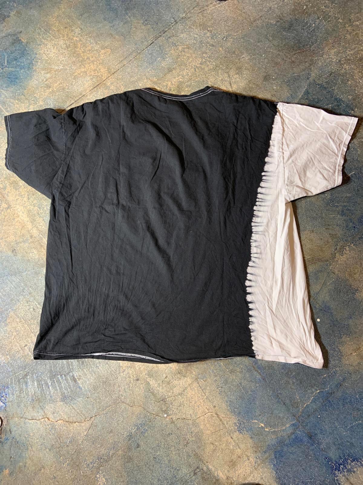 Pink Floyd 2XL black graphic preowned tshirt