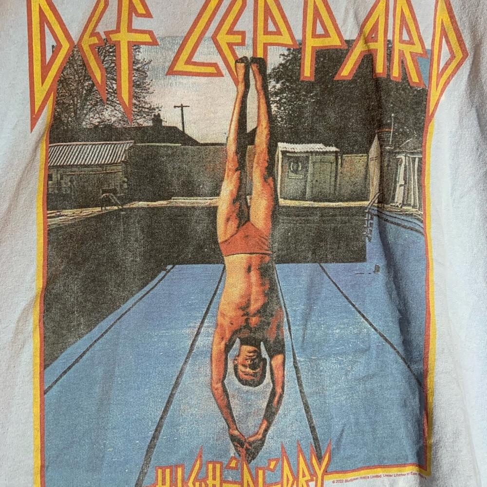 Def Leppard Xlarge blue graphic vintage T-shirt